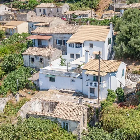 Nyaraló Priest's Traditional Mansion *