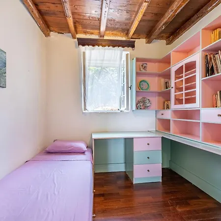 Priest's Traditional Mansion Nyaraló Ágios Panteleḯmon