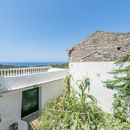Priest's Traditional Mansion Nyaraló Ágios Panteleḯmon