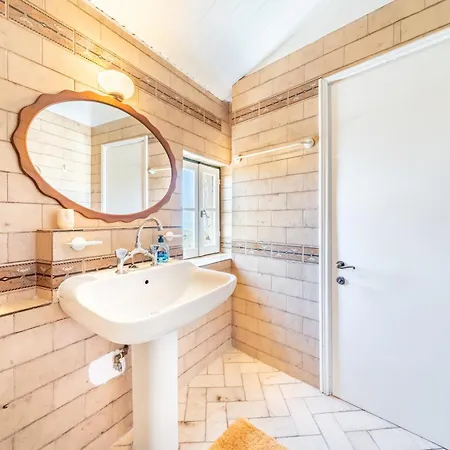 Priest's Traditional Mansion Nyaraló Ágios Panteleḯmon