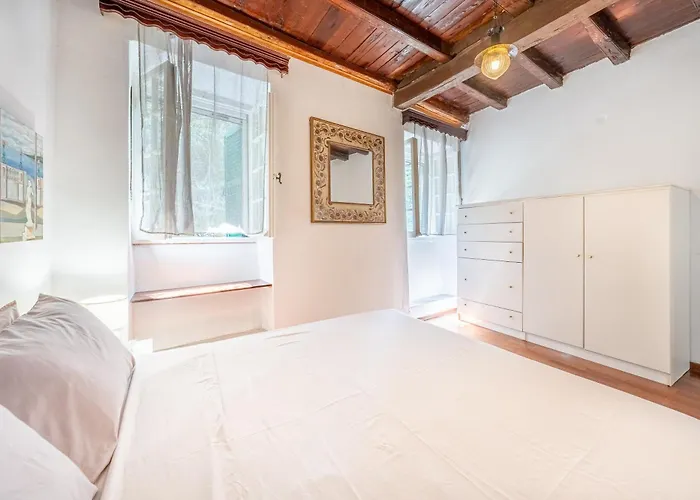 Priest's Traditional Mansion Holiday home