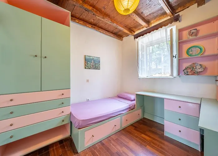 Priest's Traditional Mansion Holiday home