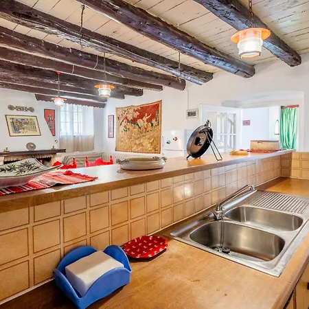 Priest's Traditional Mansion * Agios Panteleimon (Corfu)